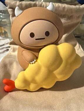 Smoko Hank Yeti Eating Street Food Blind Box Figure - Tempura